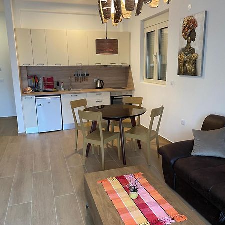 Lux Apartment Amarin Pržno Exteriör bild