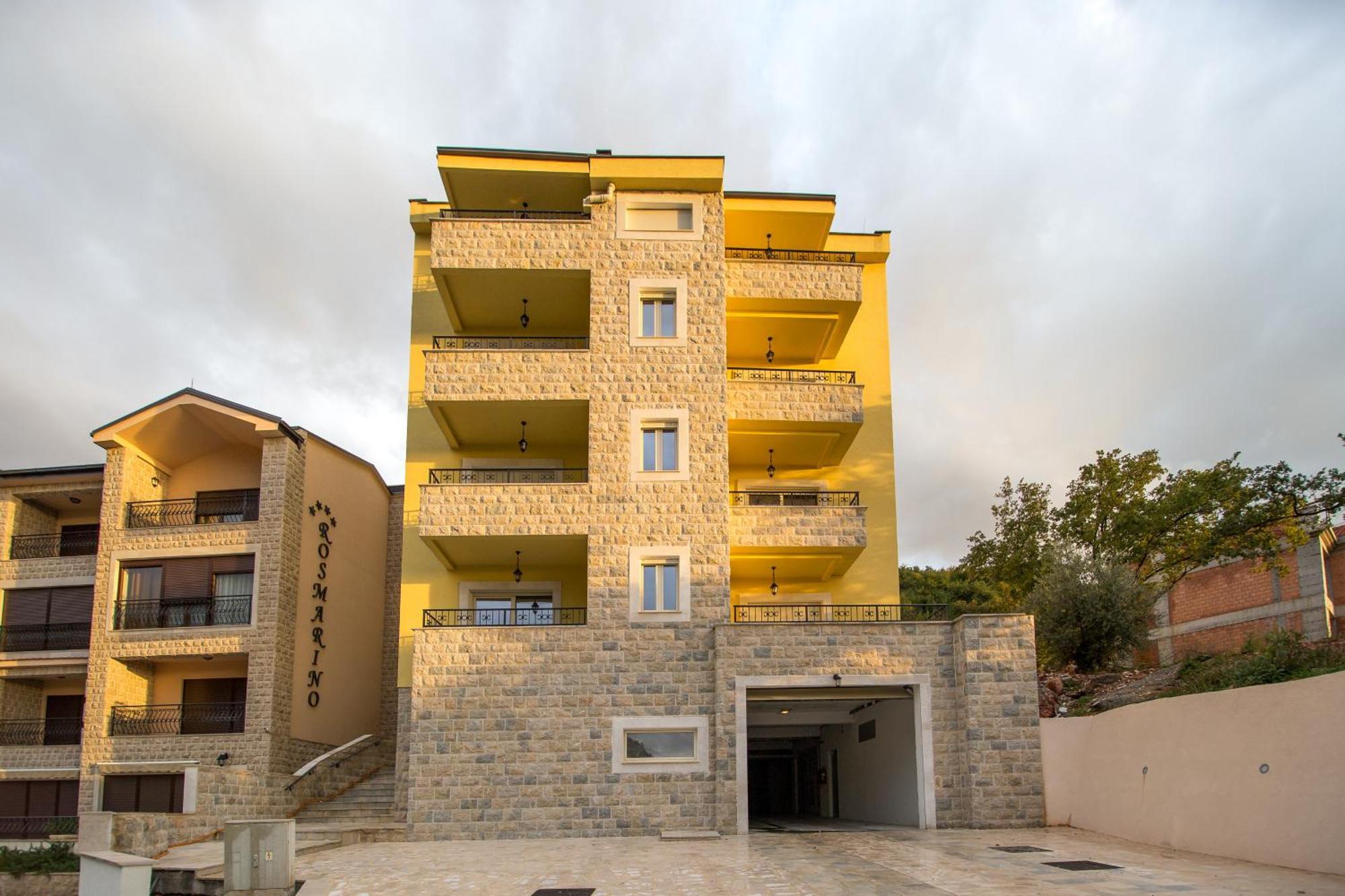 Lux Apartment Amarin Pržno Exteriör bild