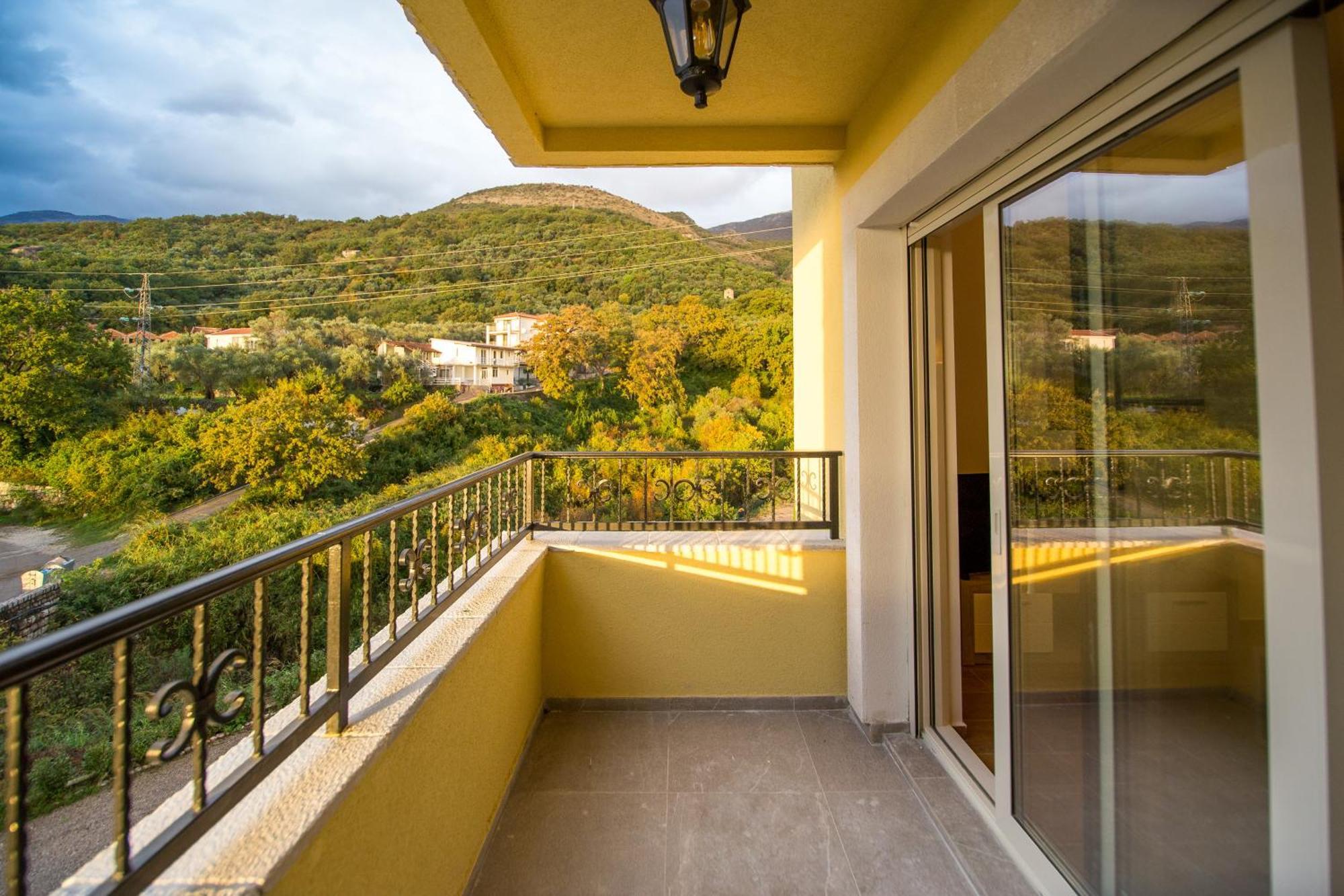 Lux Apartment Amarin Pržno Exteriör bild